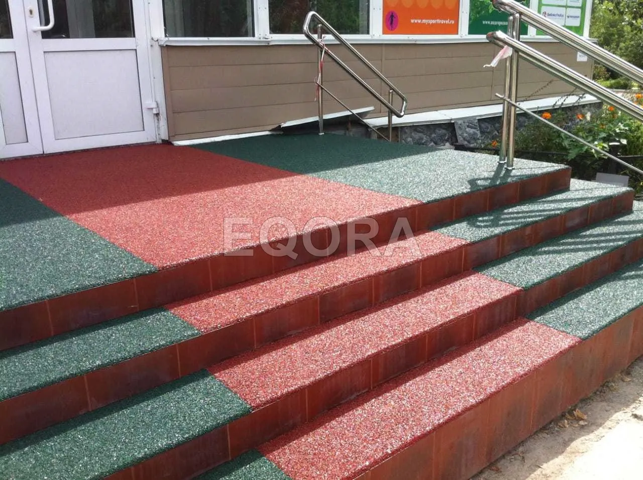Резиновое покрытие на травмоопасные участки из резиновой крошки в Упоровом